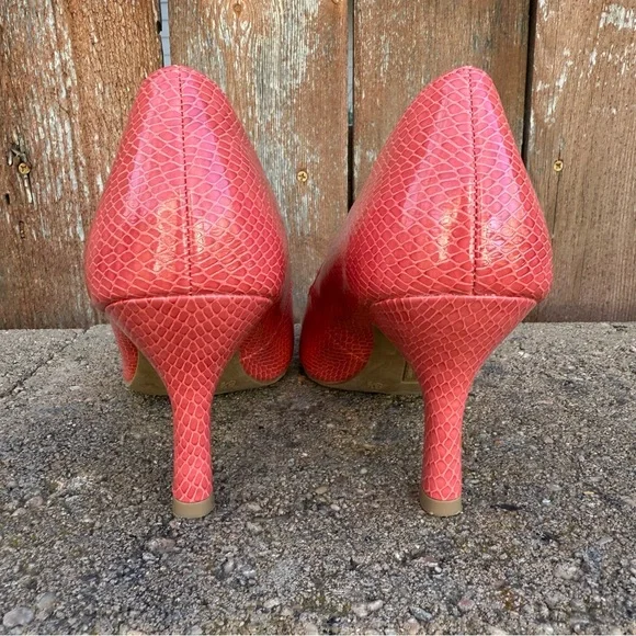 COMFORT PLUS Women’s Pink Coral Pointer Toe Snake Print Pump Heel Size 8.5 - Picture 4 of 12